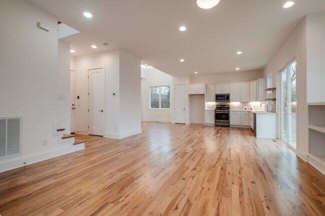 Foto del edificio - 3107 Mc Combs Ave