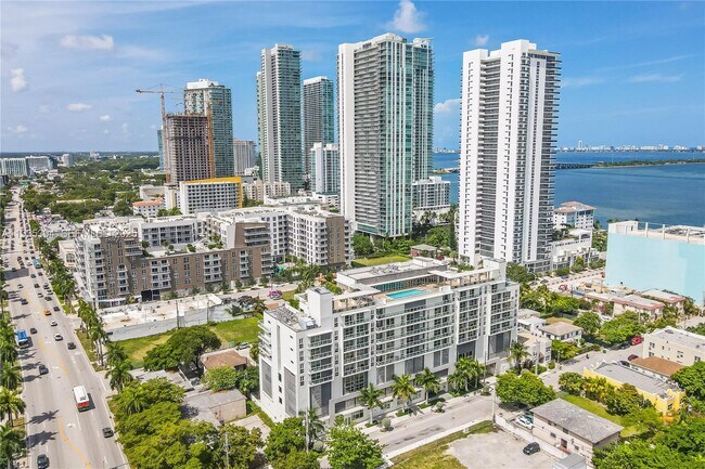 Foto del edificio - 321 NE 26th St