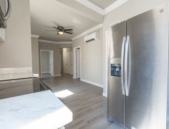 Building Photo - MOVE IN READY 2 Bedroom in the Heart of Oceanview!