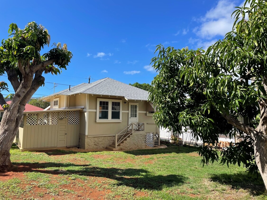 Primary Photo - 3234 Mokihana St
