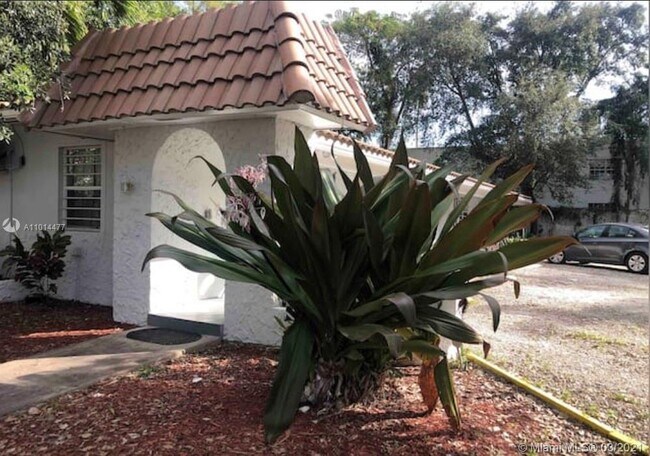 Building Photo - 540 NE 63rd St