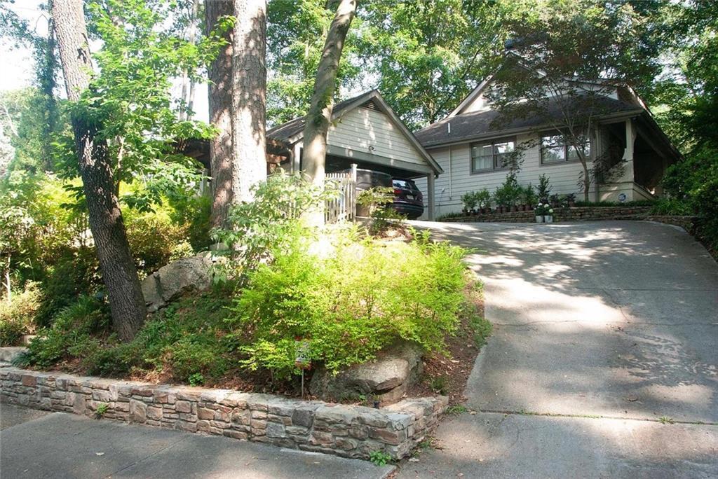 Foto principal - 730 Courtenay Dr NE