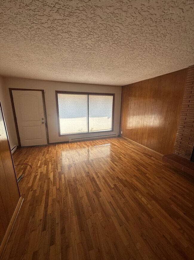 Foto del edificio - Quaint Three Bedroom Home in Vancouver!