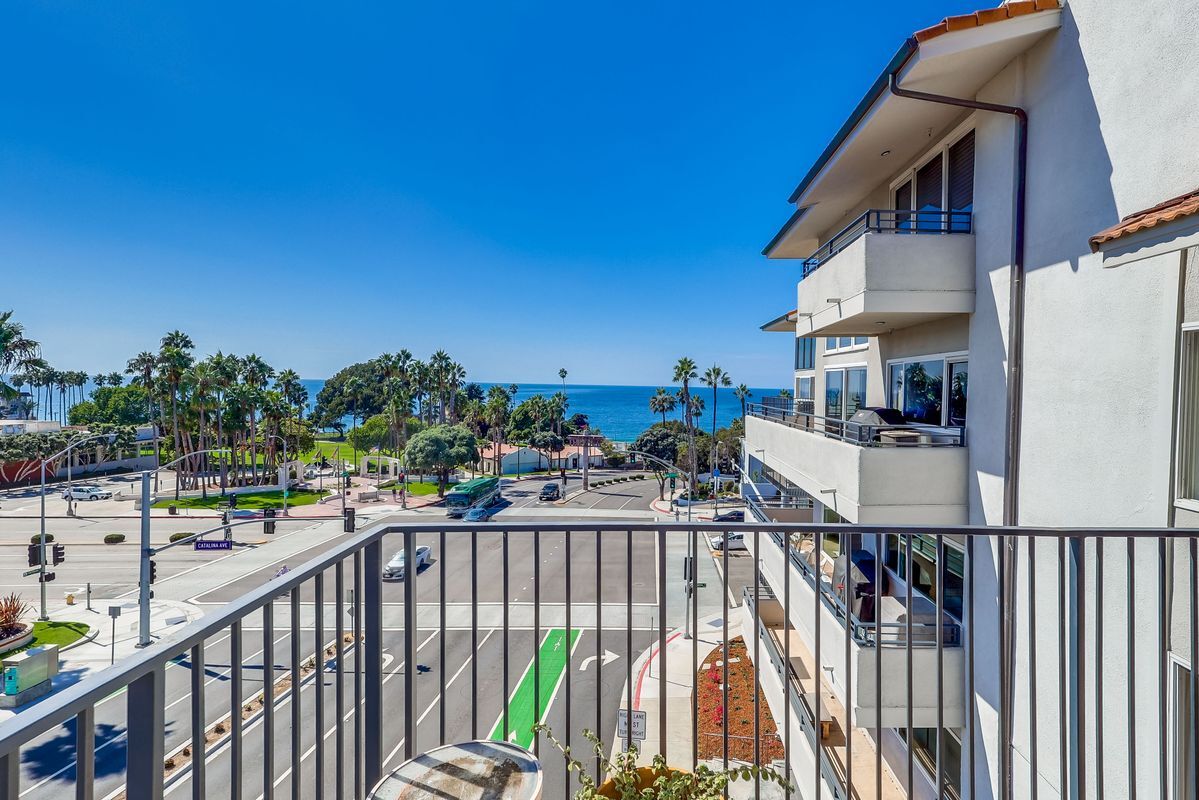 Foto principal - 230 S Catalina Ave