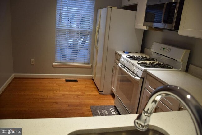 Foto del edificio - 204 Poplar Spring Rd