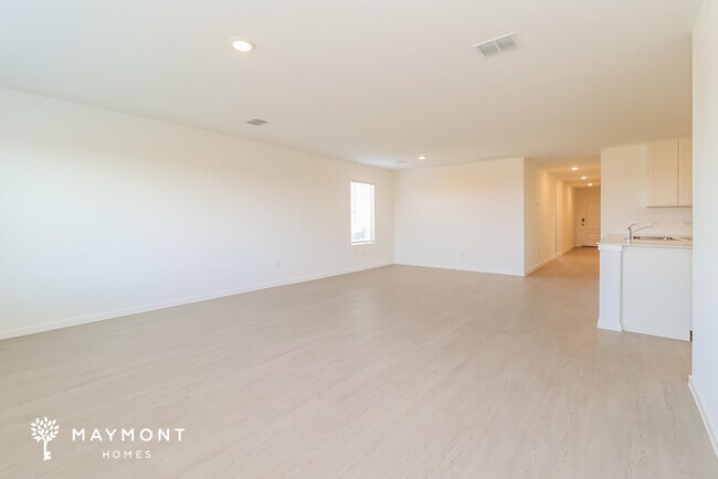 Foto del edificio - 3048 Yellow Pne Ave