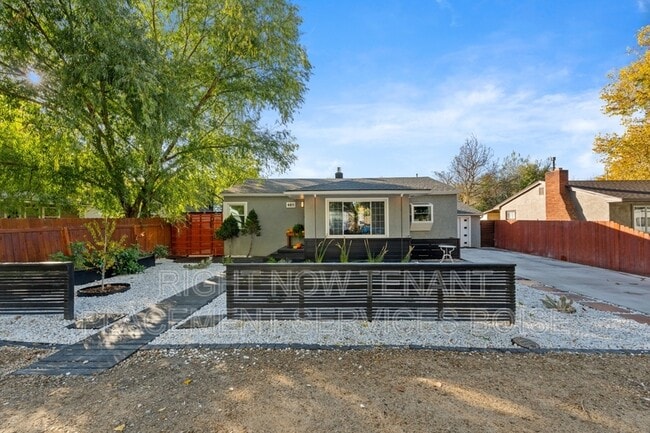 Building Photo - 4811 W Rose Hl St