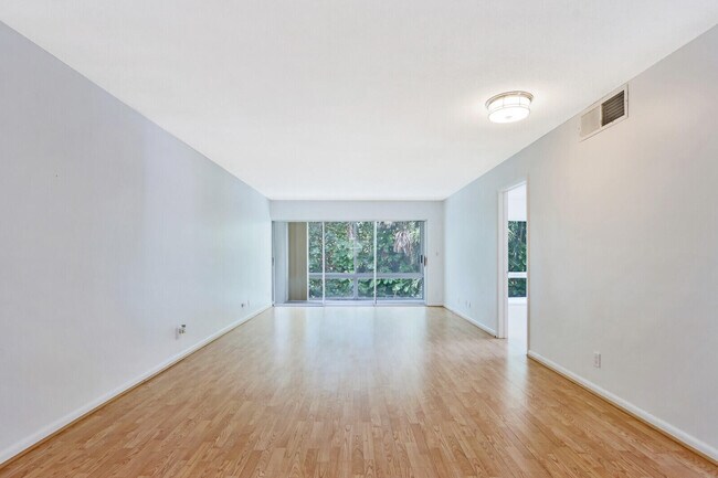 Foto del edificio - 50 Celestial Way