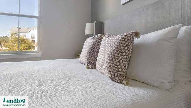 Building Photo - 215 Hunters Lk Wy