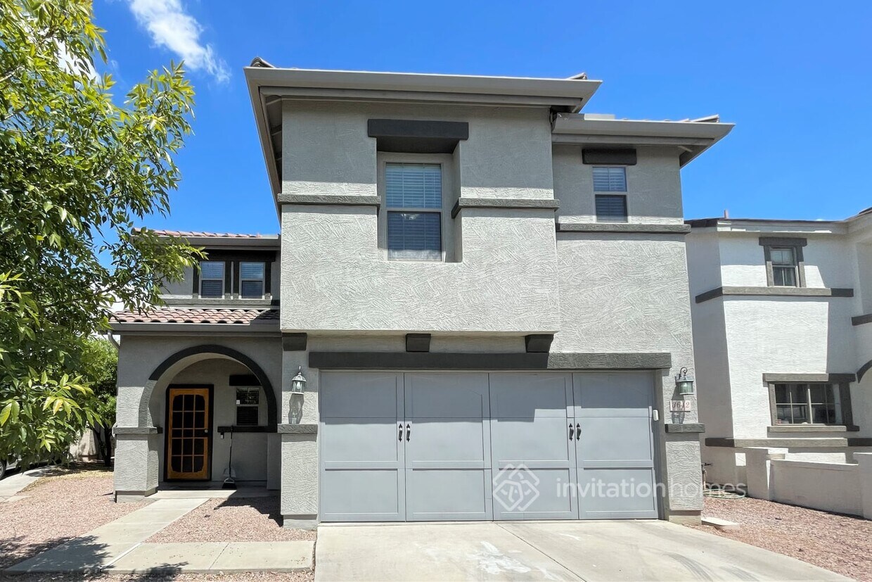 Primary Photo - 3642 E Constitution Dr