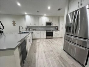 Building Photo - 307 Bonnie Brae Way