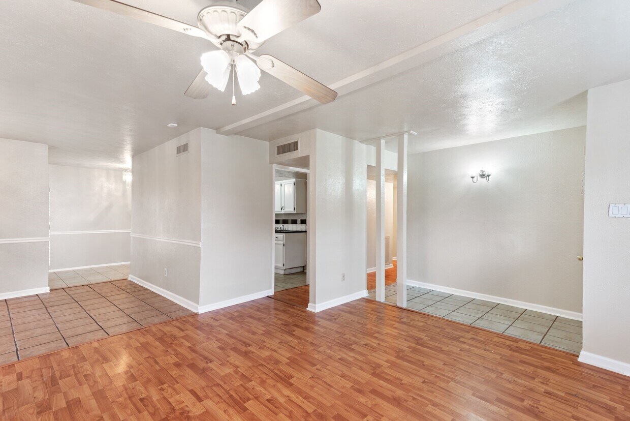 Foto del edificio - 24111 Reagon Canyon Dr