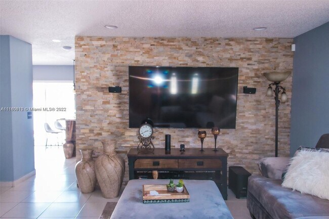 Foto del edificio - 14945 SW 38th St
