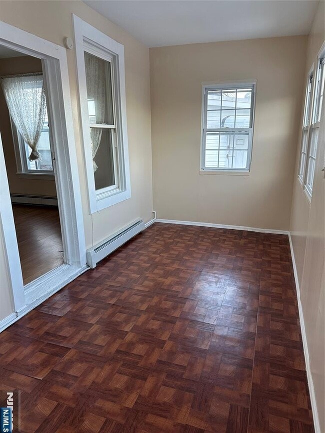 Foto del edificio - 122-124-124 Buffalo Ave