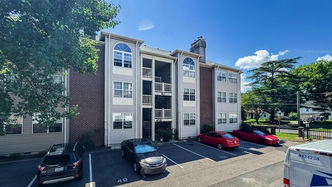 Building Photo - 418 Delaware Ave