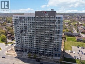 Building Photo - 2782 Barton St E