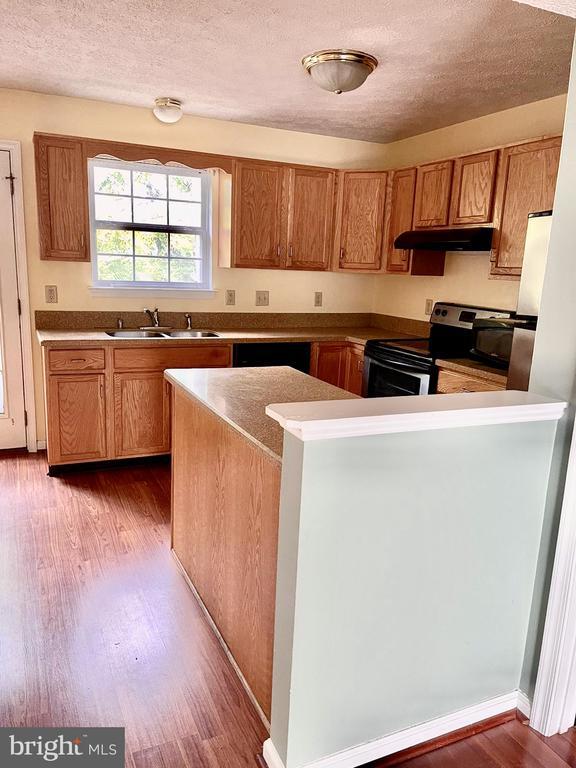 Building Photo - 2940 Sorrell Ct