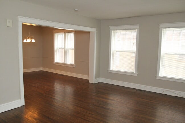 Building Photo - 714 Limit Ave