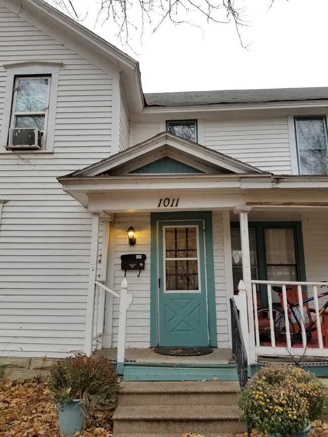 1011 2nd Avenue - 1011 2nd Ave