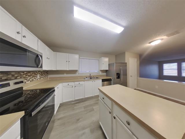Foto del edificio - 2422 Meadowgate Ln