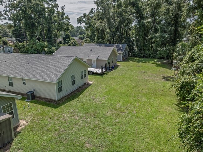 Building Photo - 96 Cochise St