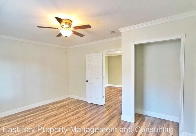 Building Photo - 2 br, 1 bath House - 256 B St.