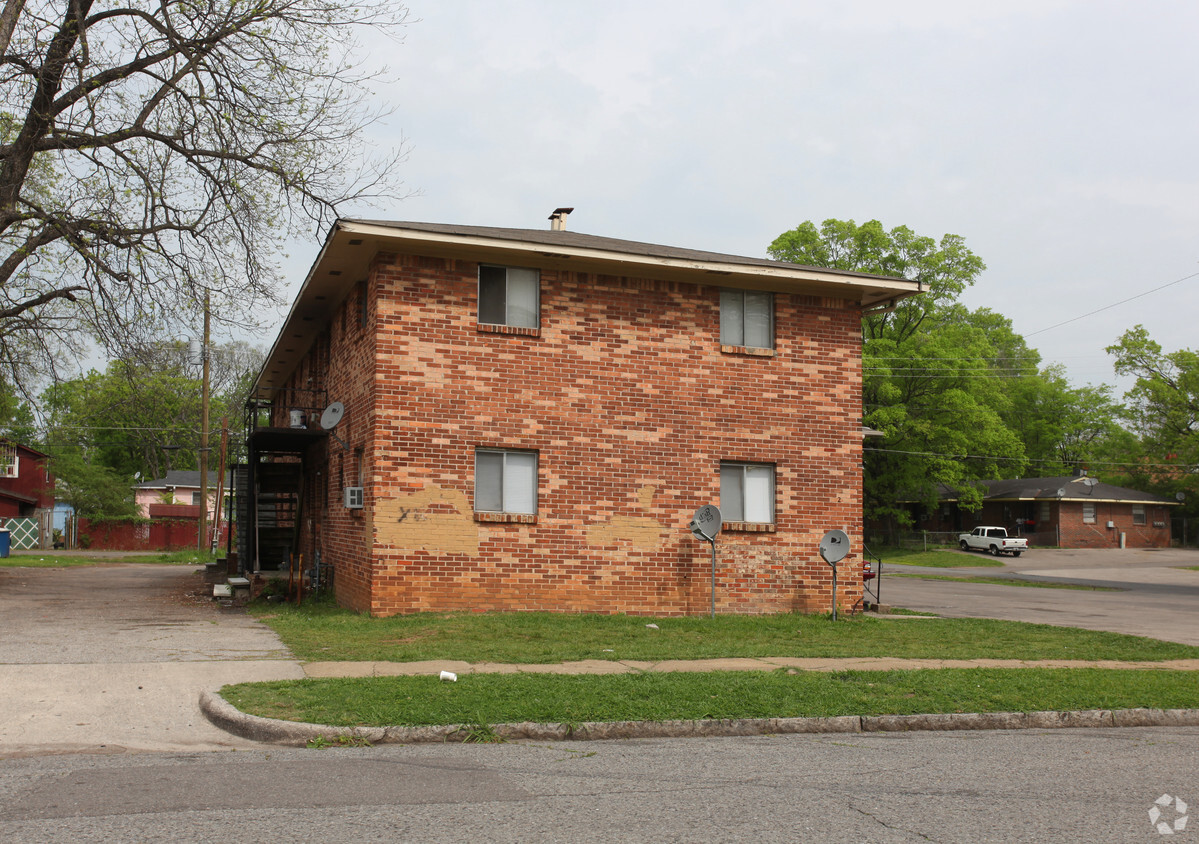 Building Photo - Savoy Apartments