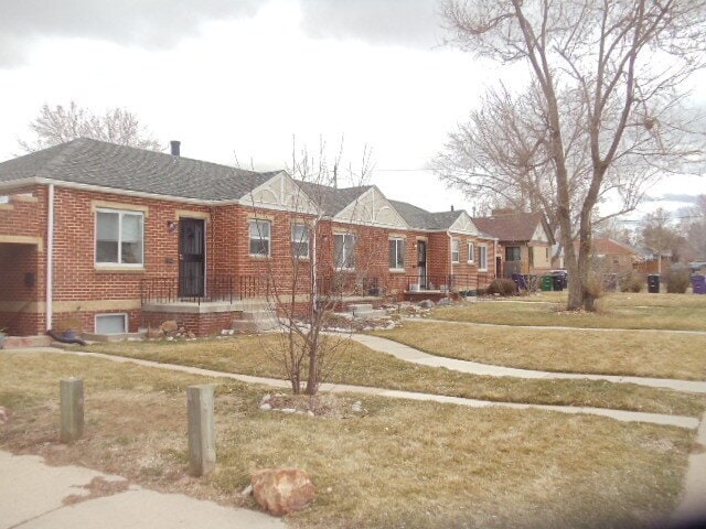 1 Bed 1 Bath Mayfair Apartment With Garage in Denver! Available Now! - 1 Bed 1 Bath Mayfair Apartment With Garage in Denver! Available Now!