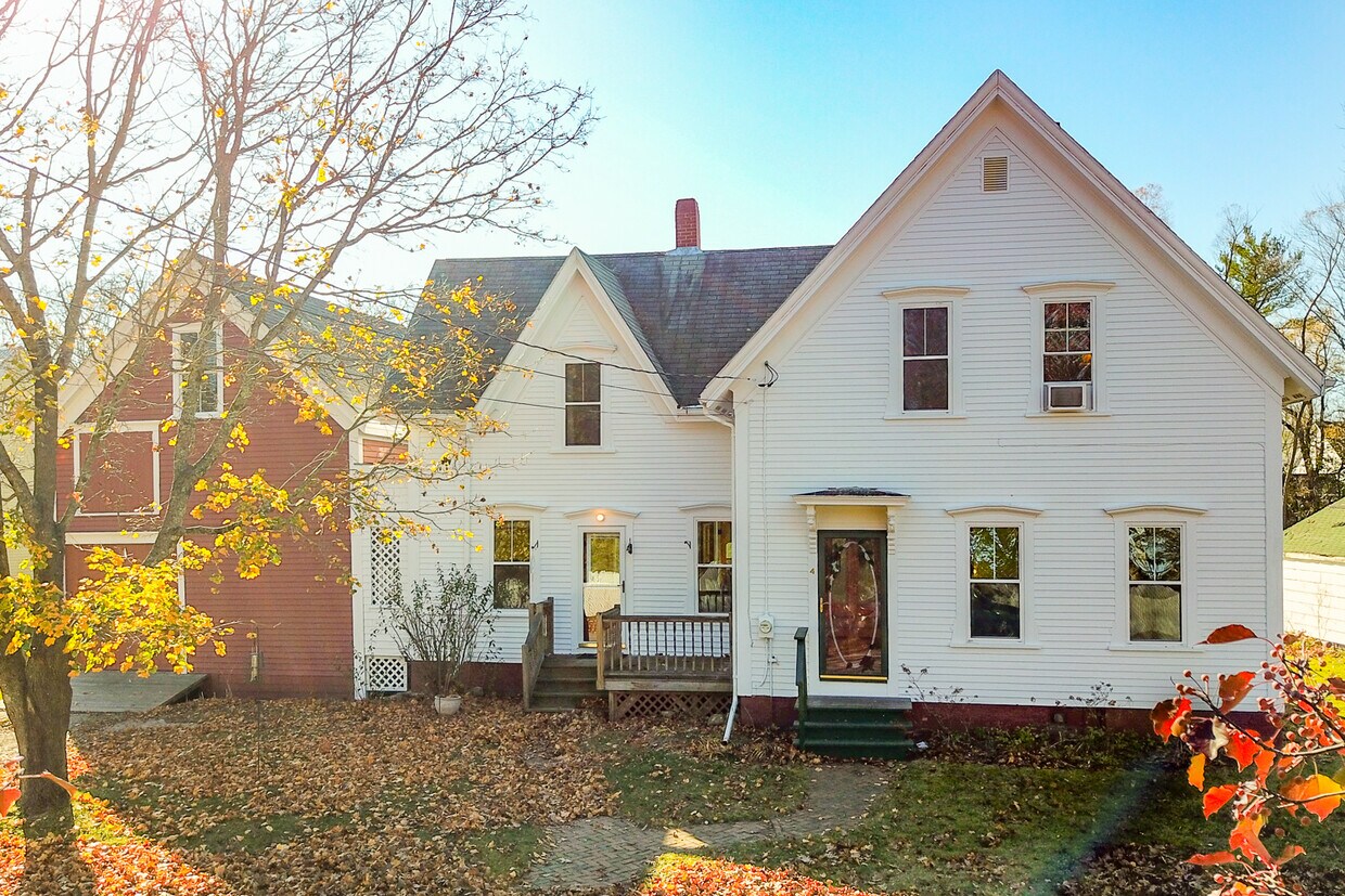 Primary Photo - 4 Fuller St