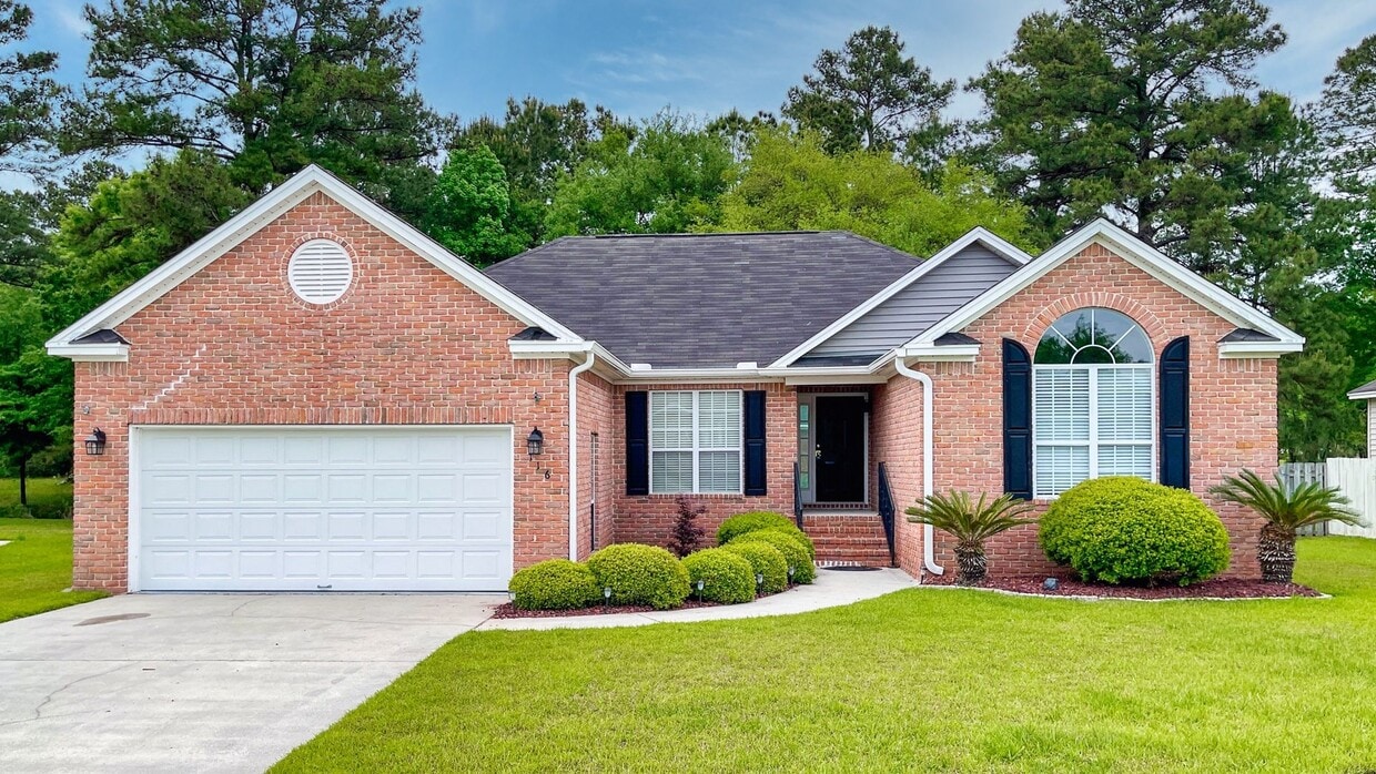 Foto principal - 4 Bedrooms, 2 Bathrooms in the Heart of Richmond Hill - Mulberry Subdivision