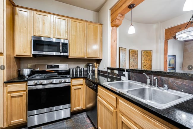 Building Photo - 1405 Vegas Verdes Dr