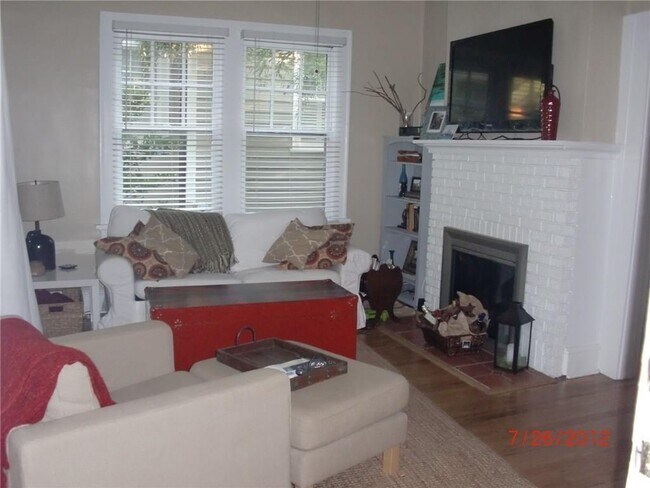 Foto del edificio - 1218 N Highland Ave NE