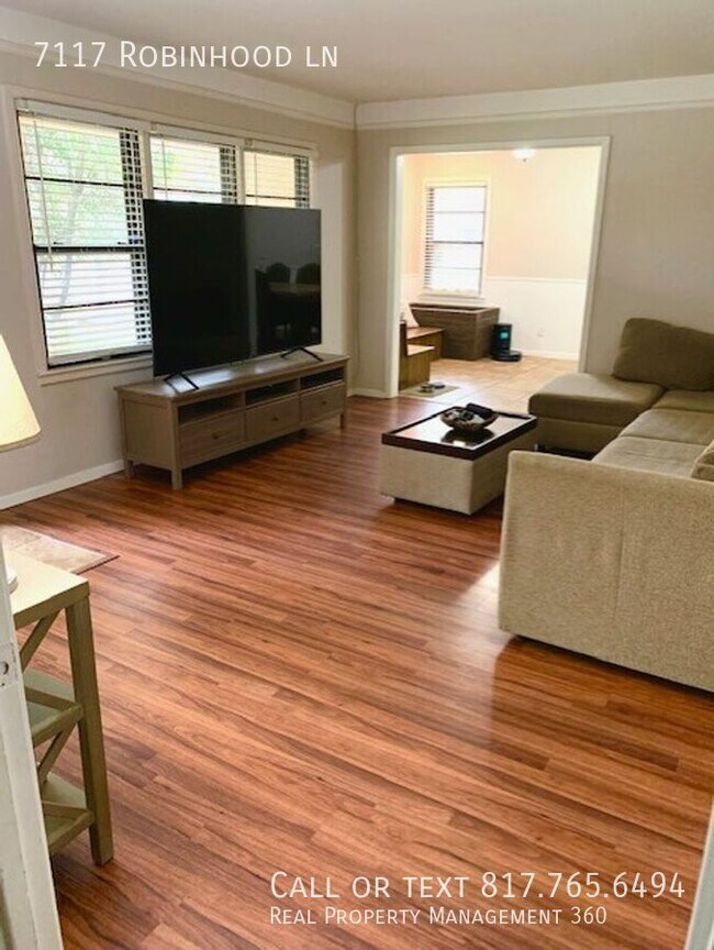 Foto del edificio - 7117 Robinhood Ln