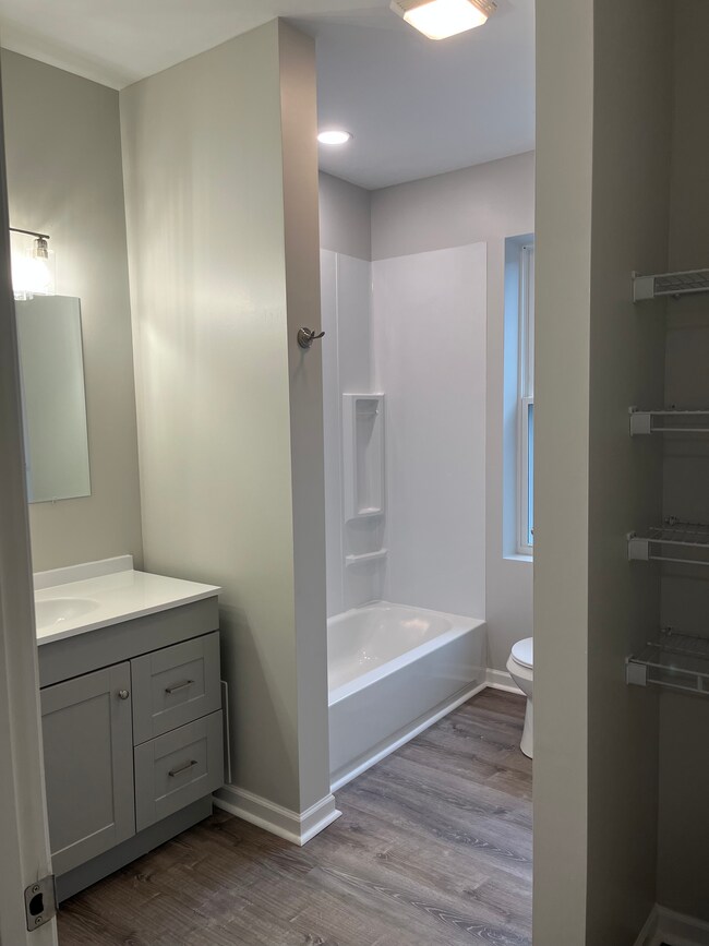 Foto del edificio - 17 W Main St