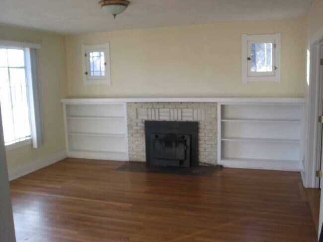 living room from the dining room. - 1905 Silver Ave SE
