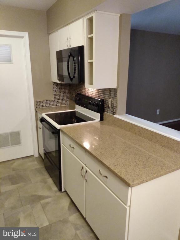 Building Photo - 136 Alpha Ct