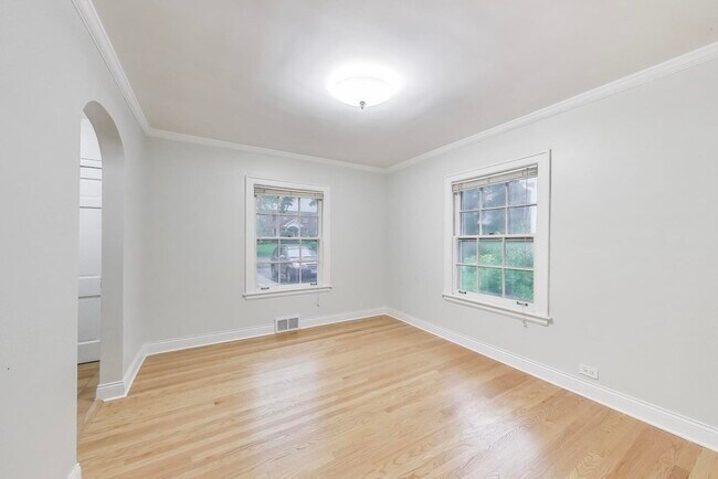 Foto del edificio - 537 N Washington St