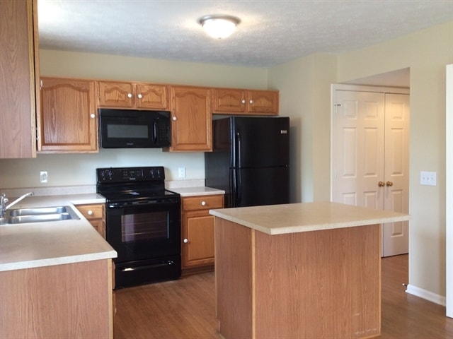 Foto del edificio - 6446 Waterloo Ln