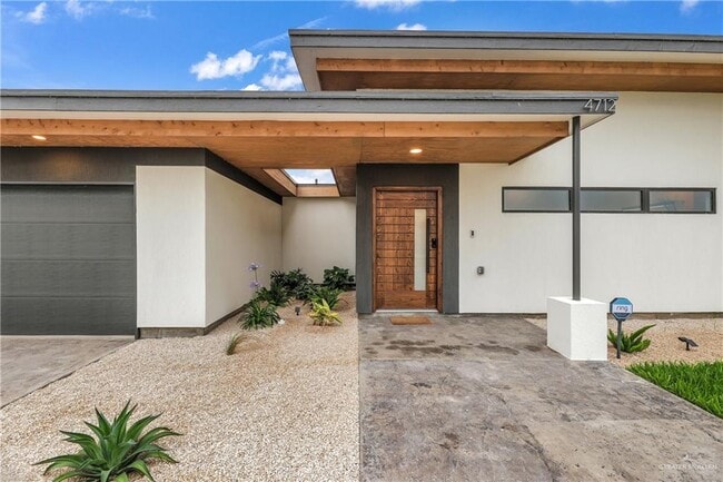 Building Photo - 4712 Estancia Pkwy