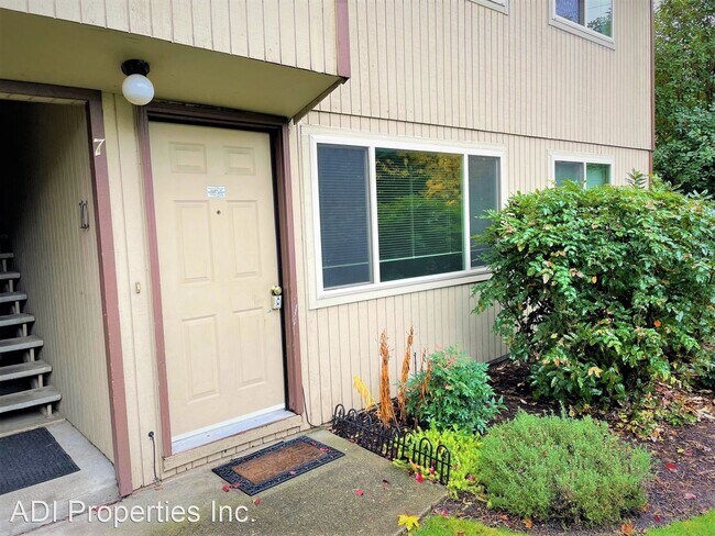 Building Photo - 2 br, 1 bath House - 4908 SW Franklin Ave. #7
