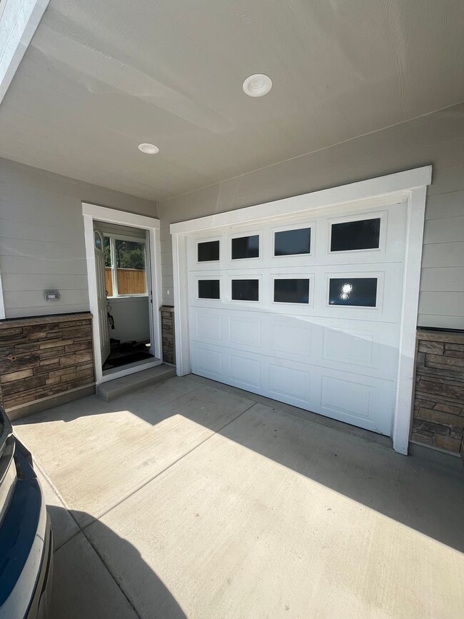 Building Photo - Brand new 3-Bedroom 2-Bathroom townhouse i...