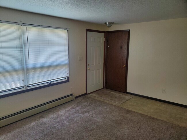 Building Photo - 1403 Sheri Ct