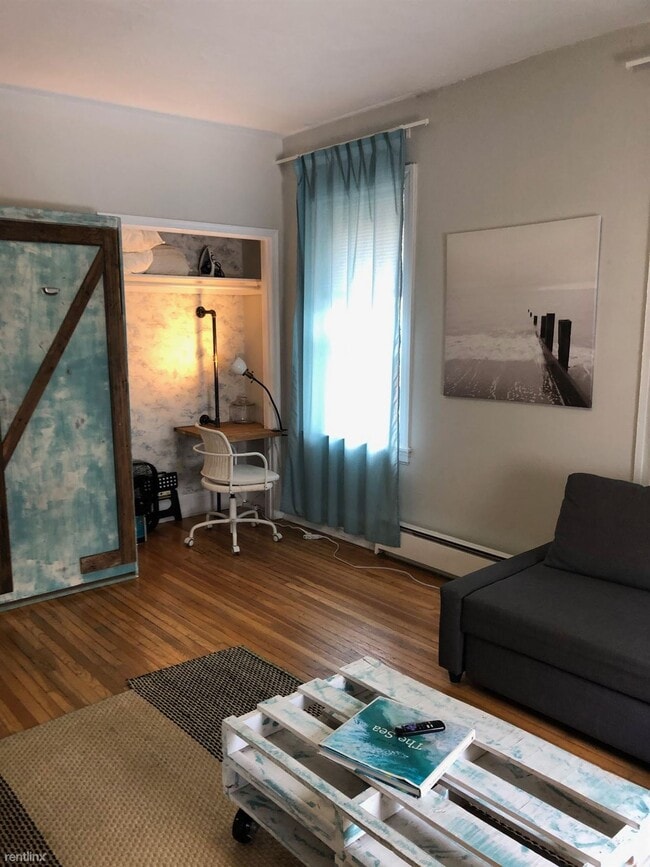 Building Photo - Studio, 1 bath  - 339 S 13th St Unit 3F