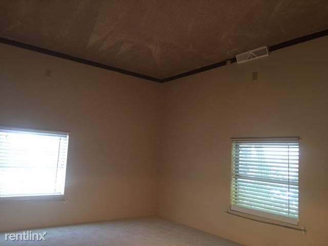 Building Photo - 11640 S Williamsburg Dr