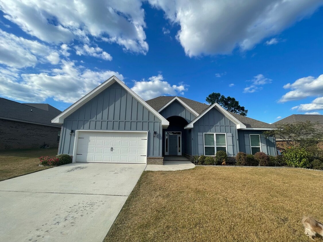 Primary Photo - ~Stonebridge Subdivision~ 5 bedroom 3 bath...