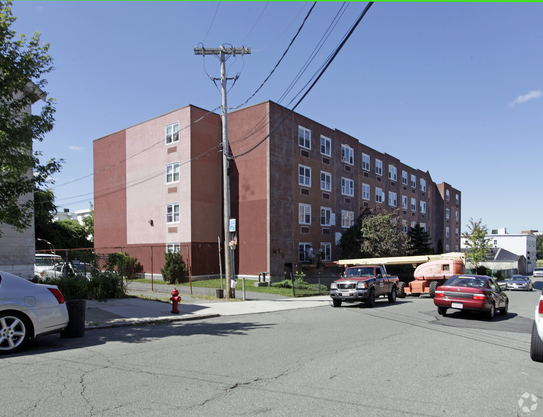 Harbor View Apartments Lynn Ma Apartments Com [ 844 x 1097 Pixel ]