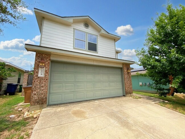 Building Photo - Spacious 4 Bed 3 Bath Rental with Modern Touches in Austin