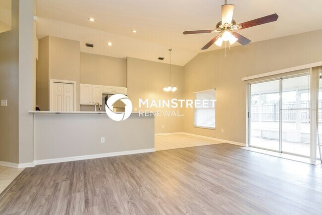 Building Photo - 4 Bedroom Pet-Friendly Home in Valrico, FL with Main Street Renewal