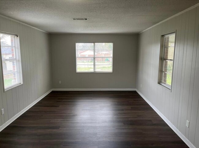 Building Photo - 3610 Goldfinch Dr