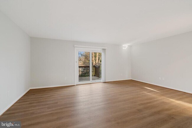 Building Photo - 432 Colonial Ridge Ln